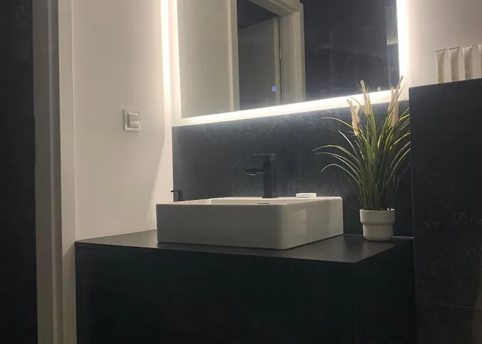 Delux On Targowa In The Center Of