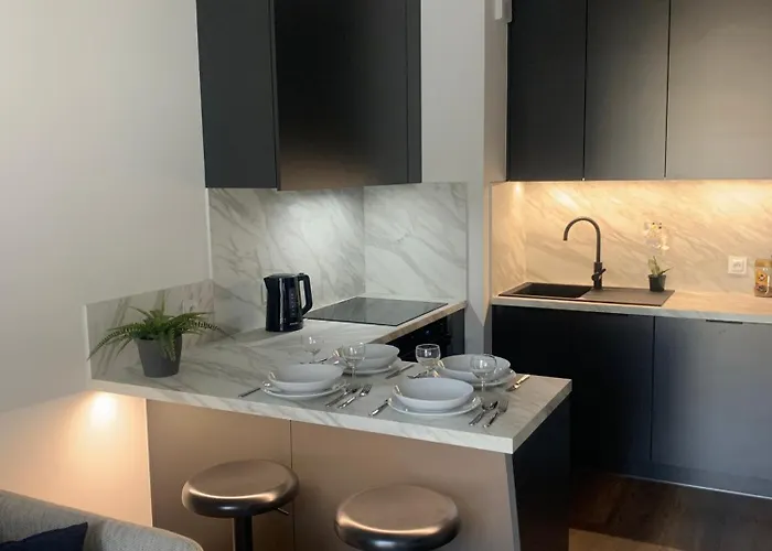 Delux On Targowa In The Center Of